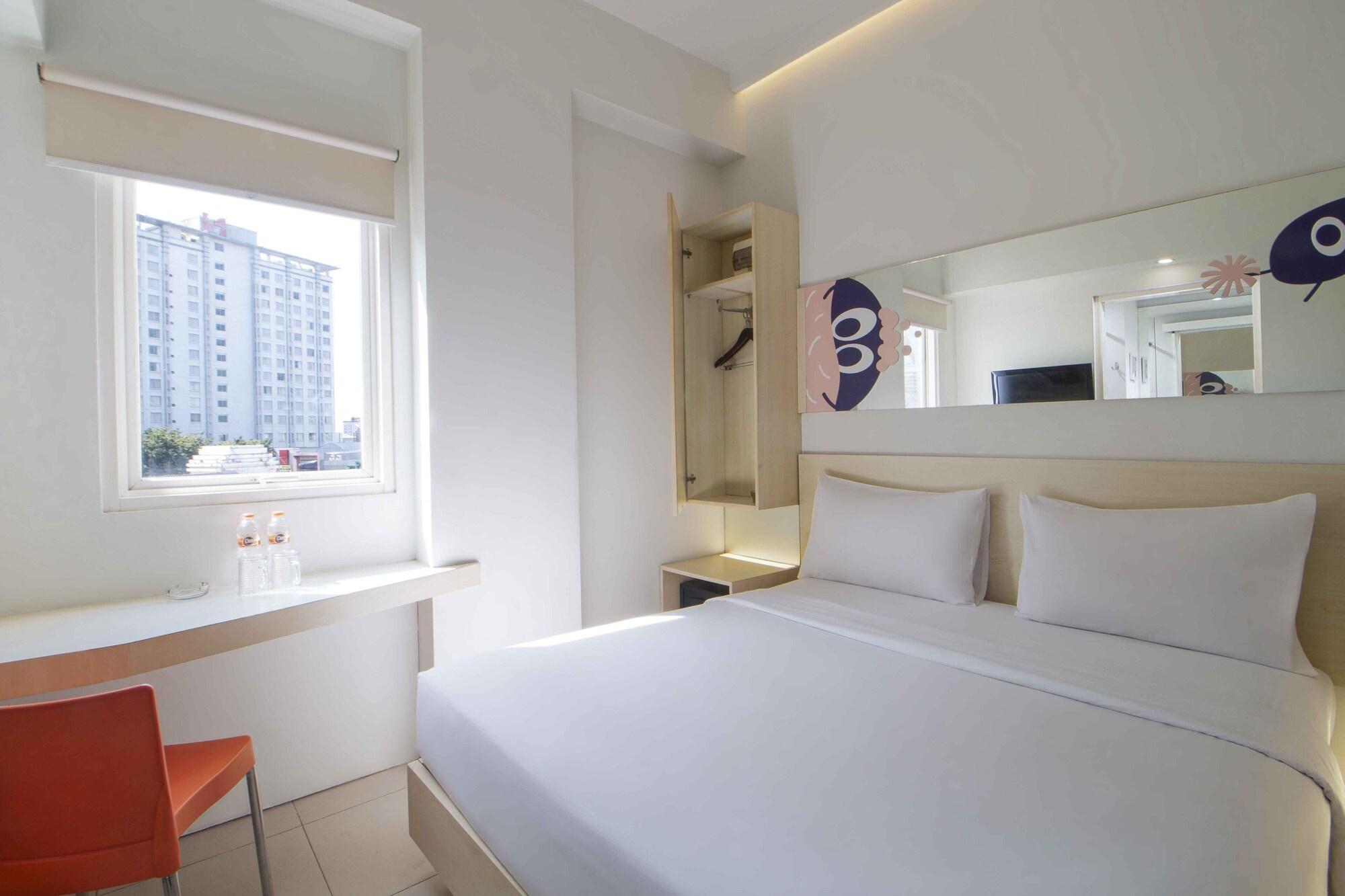 Cleo Hotel Tunjungan Сурабая Экстерьер фото